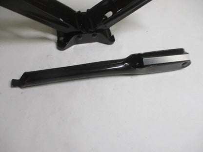 Pre-Owned 2019 Chevrolet Trax Wheel Tire Jack Assembly w/Tool OEM LKQ (Good)